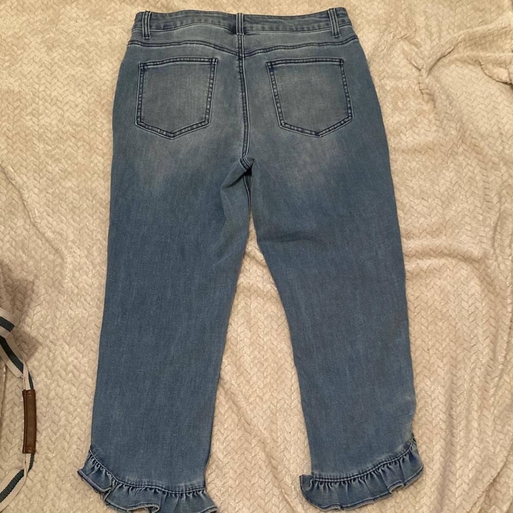 Chic Blue Ruffle Hem Cropped Jeans - Picture 4 of 4